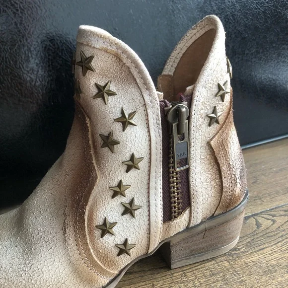 Circle G Ankle Booties - Picture 5 of 12